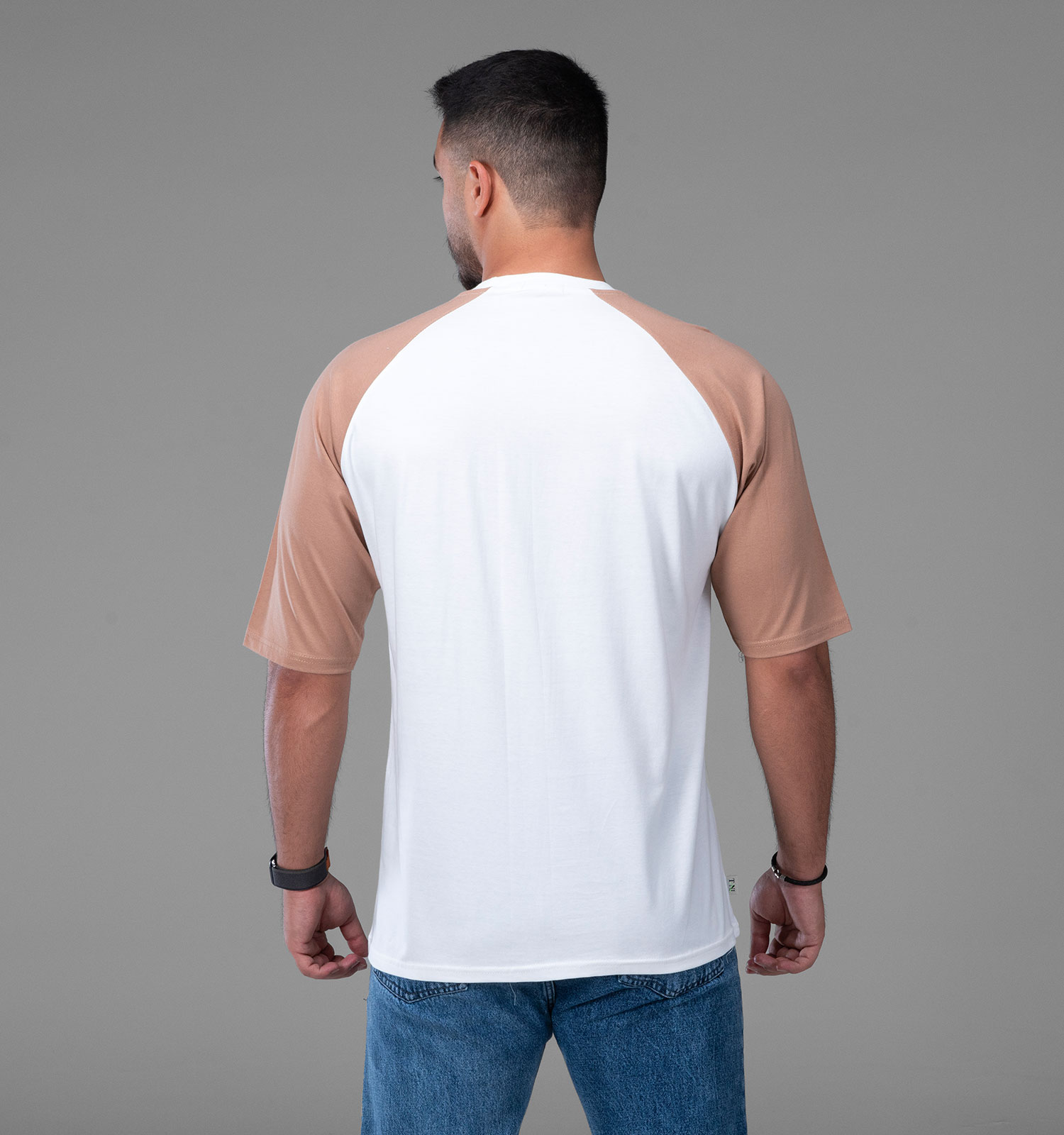 تیشرت یقه گرد مردانه باکسی سفید نخ پنبه طرح دار مدل 48148