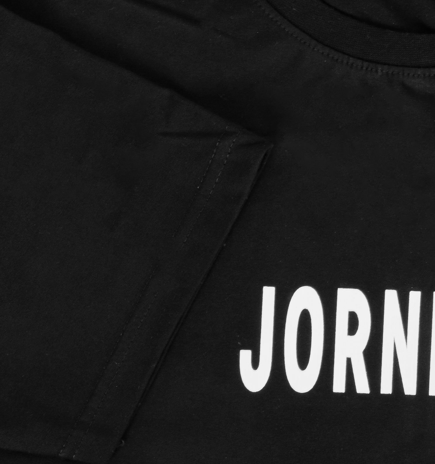 تیشرت Jornney  یقه گرد مردانه مشکی طرح دار مدل 47368